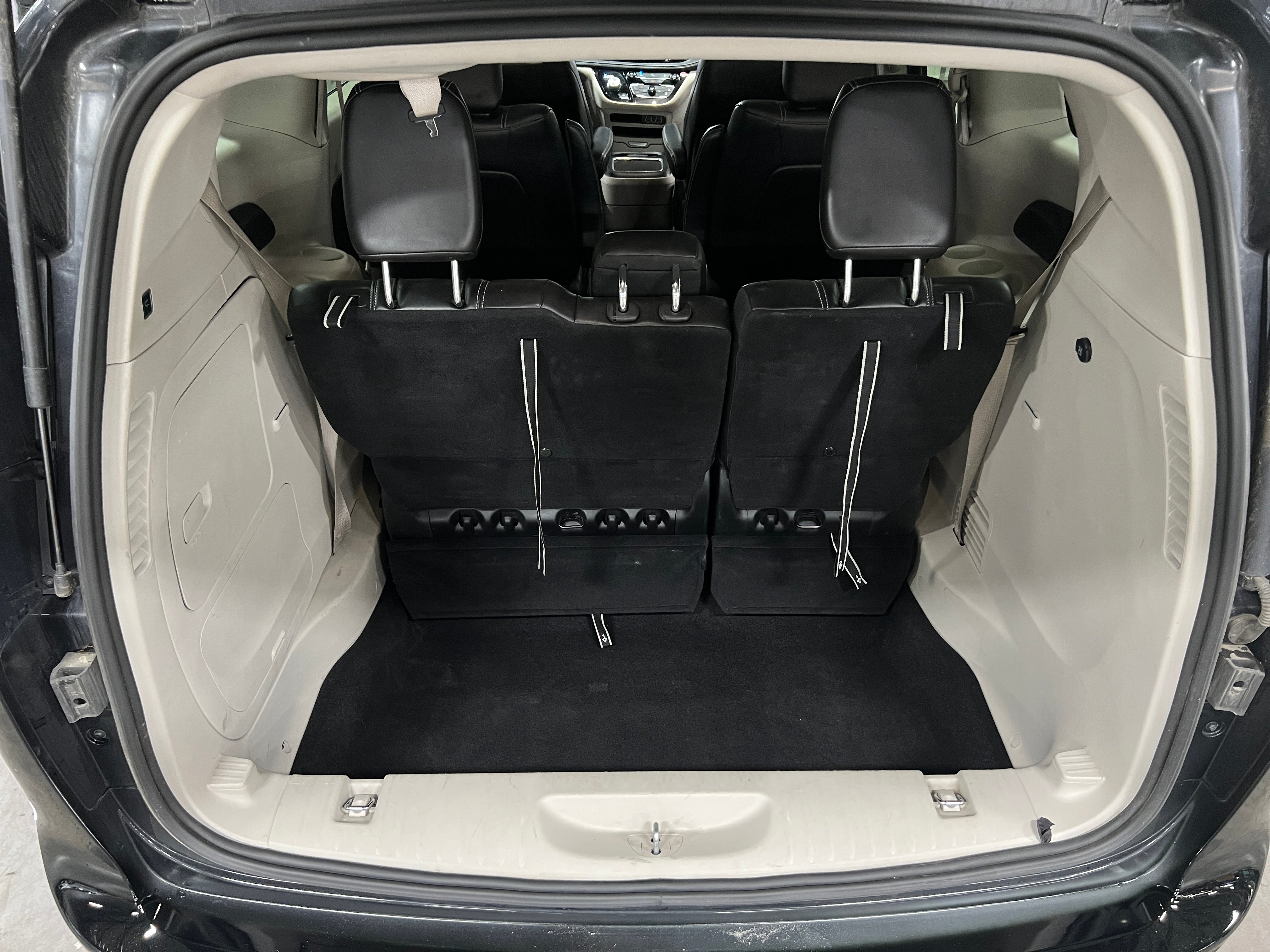 chrysler pacifica phev 2024 2C4RC1S71RR137756 image chrysler pacifica phev 2024 2C4RC1S71RR137756 image